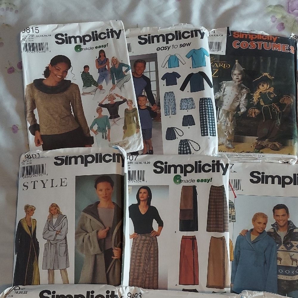 Simplicity Vintage Sewing Pattern Collection #4 - Picture 3 of 11
